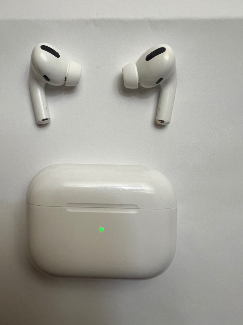 Apple AirPods Pro 1st Gen A2190 Both Buds Work Case Charges - Left ANC Hiss